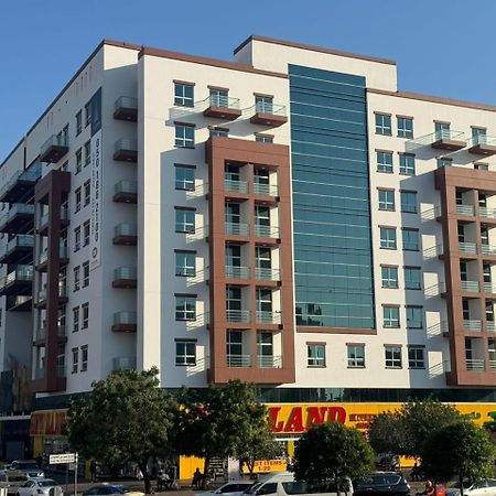 Backpackers Heaven ! 18 Beds In A 2 Bedroom Apartment In Front Of Union Metro Station Diera Dubai Eksteriør billede