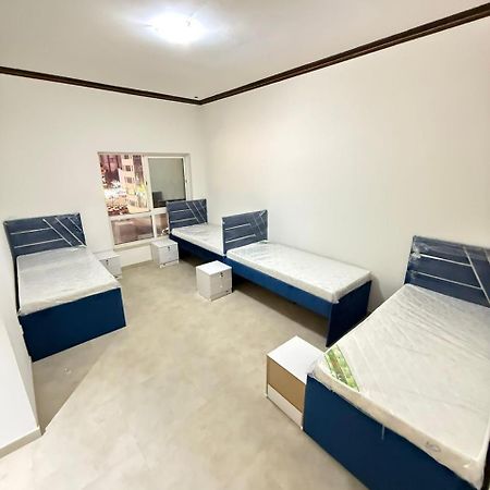 Backpackers Heaven ! 18 Beds In A 2 Bedroom Apartment In Front Of Union Metro Station Diera Dubai Eksteriør billede