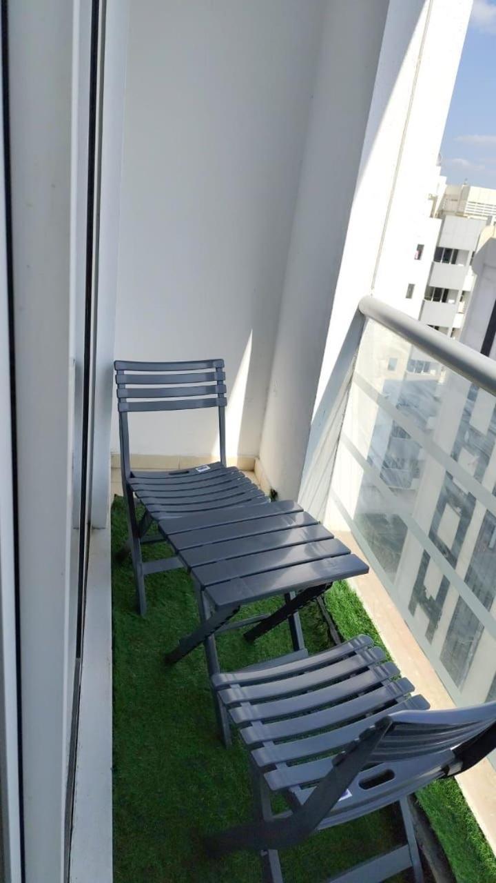 Backpackers Heaven ! 18 Beds In A 2 Bedroom Apartment In Front Of Union Metro Station Diera Dubai Eksteriør billede